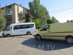 Сегодня утром в Мелитополе не разминулись два Мерседеса