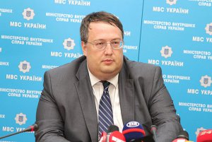 Министр обороны РФ контролирует поставку оружия на восток Украины — видео