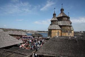 В День памяти князя Владимира ребятам-переселенцам в Запорожье напомнили историю