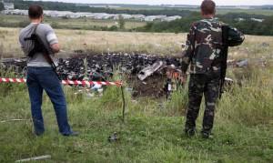 Боевики пустили экспертов на место падения Боинга