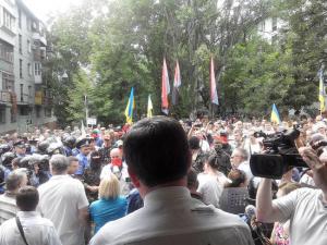 «Правый сектор» закидал яйцами прокурора Запорожской области за «гопников» и «бывших титушек»