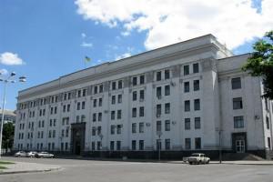 Под Луганском горит нефтеперерабатывающий завод