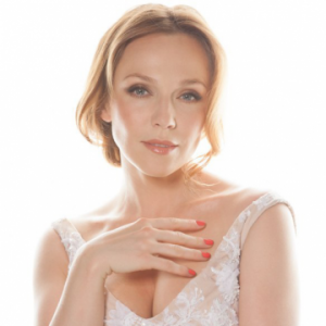 Альбина Джанабаева снова стала мамой