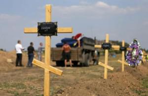 Reuters: На востоке Украины появляются могилы неизвестных солдат