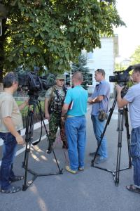 Экипированных запорожских гаишников отправили в зону АТО — фото