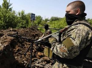 Перемирие на Востоке продолжается на фоне обстрелов