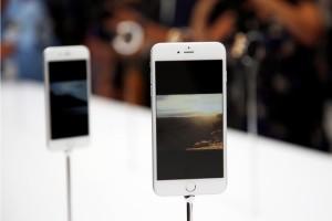 iPhone 6 Plus оказался популярнее модели поменьше