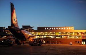 В  России самолет столкнулся с погрузчиком