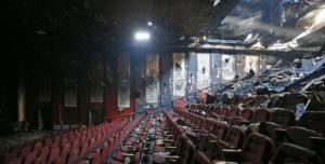 «Жовтень» после пожара: сгоревшие кресла и дыра в небо