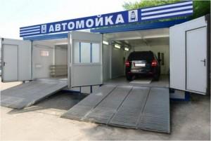 Пьяные автомойщики разбили авто запорожанки
