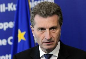 Сегодня в Киев приезжает еврокомиссар Эттингер