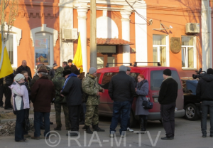 Националисты провели митинг под стенами милиции