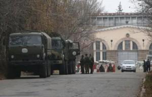 Россия отрицает факт отправки войск в Украину, Киев укрепляет фронт