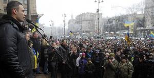Бойцы 12-го батальона «Киев» на Майдане зажгли лампадки
