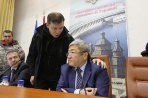 Син закрыл сессию, главный гей Украины обещает распустить Запорожский горсовет через Раду