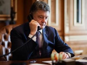 Франсуа Олланд и  Ангела Меркель призвали президента Украины к реформам