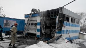 В Запорожье возле центрального парка горят машины