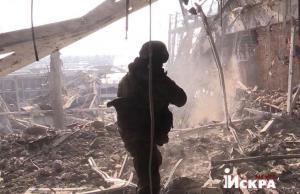 Армия ДНР перешла в наступление на Пески и Авдеевку. После одной из атак ВСУ на донецкий аэропорт украинских военных отогнали обратно к их позициям.