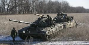 Танки ДНР обстреливают карателей в Широкино