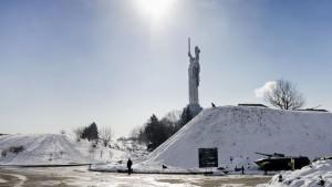 Американская газета предлагает перенести парад Победы из Москвы в Киев