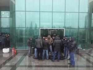 Активисты «Автомайдана» блокируют Мининфраструктуры