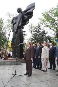 Возле запорожского мемориала прошел митинг-реквием