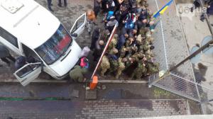 На территории «Запорожьеоблэнерго» находятся вооруженные люди