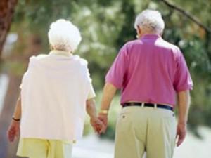 70-летний бердянец занимается спортом вместе со своей матерью