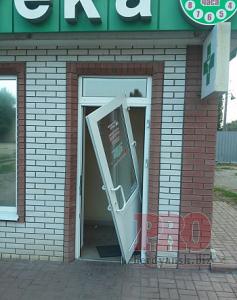 Пьяный водитель врезался в аптеку прямо на территории больницы