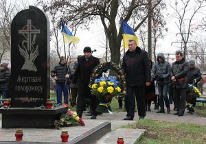 В Бердянске к 82-й годовщине Голодомора состоялся митинг-реквием