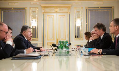 Спецпосланники Меркель и Олланда в Киеве уговаривали путчистов выполнять минские соглашения