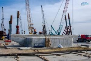 На Тузле построили первую опору под Керченский мост