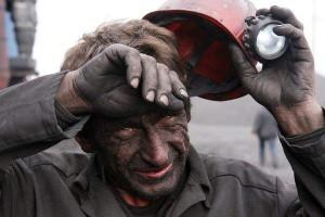 На Донетчине произошли обвалы на шахтах: погиб горняк