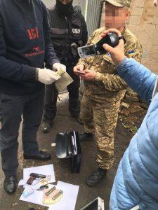 На Харьковщине повязали на взятке работника военкомата