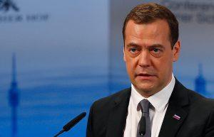 Медведев признал отсутствие денег на индексацию пенсий в России