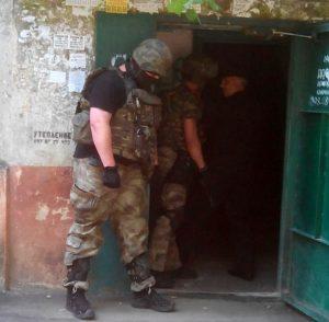 Житель Мариуполя устроил перестрелку