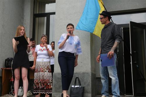 Савченко в Запорожье начала агитацию за федерализацию Украины