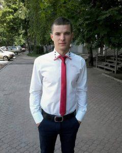 В реанимации умер парень, который упал с многоэтажки