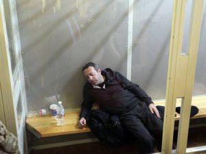 Коррупционеры массово «болеют» на судебных заседаниях