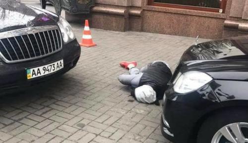 Киллер Вороненкова умер, у него нашли украинские документы