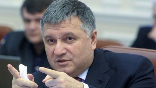 Госпреступник Аваков записывает криминалитет в сторонников «русского мира»