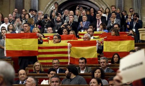 Парламент Каталонии провозгласил независимость от Испании