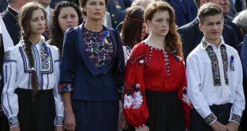 Семья киевского диктатора эвакуируется за границу