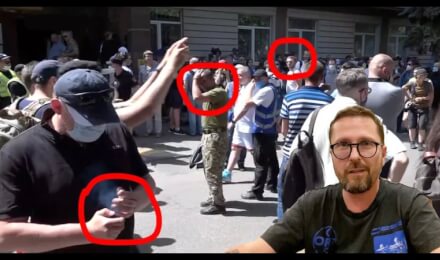 Как мы бросали петарду под ноги журналистам